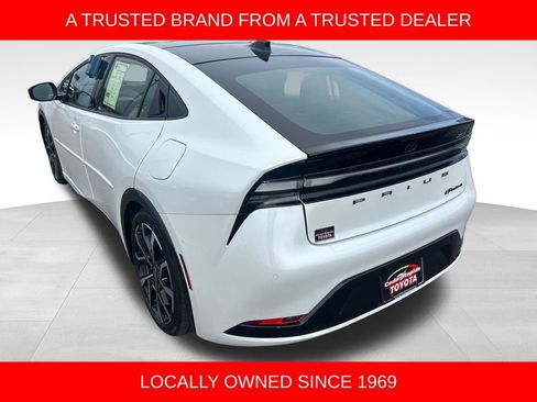 Used 2024 Toyota Prius Prime Premium w/ Advanced Technology Package FWD image 3