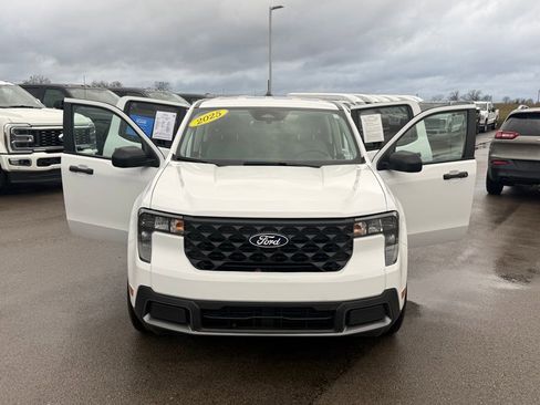 Used 2025 Ford Maverick XLT image 37