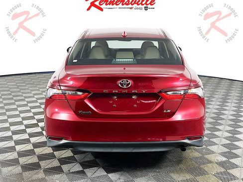 Used 2021 Toyota Camry LE image 6