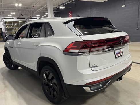 New 2026 Volkswagen Atlas Cross Sport SE image 16