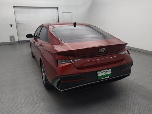 Used 2025 Hyundai Elantra SE FWD image 6