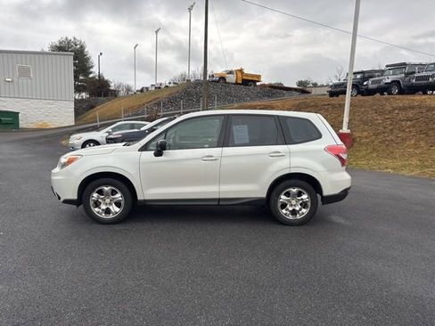 Used 2015 Subaru Forester 2.5i image 5