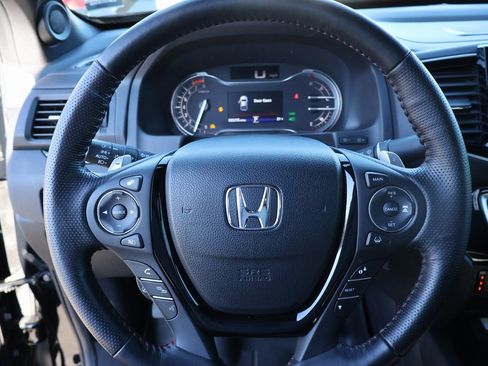 Certified 2021 Honda Ridgeline Black Edition image 30