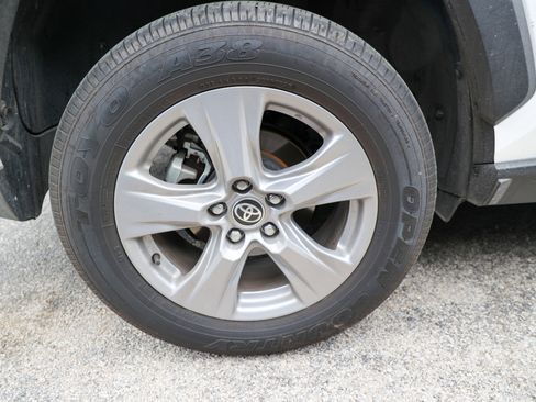 Used 2025 Toyota RAV4 LE AWD/4WD image 12