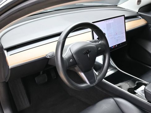 Used 2018 Tesla Model 3 Mid Range RWD image 10