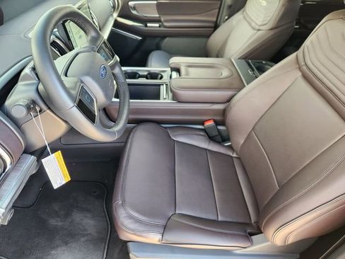 New 2026 Ford Expedition Max Platinum w/ Platinum Ultimate Package AWD/4WD image 9