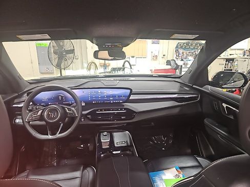 Used 2025 Buick Enclave Sport Touring image 19