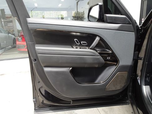 Used 2024 Land Rover Range Rover Sport AWD/4WD image 13