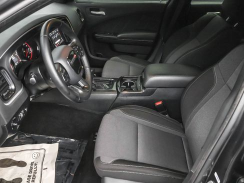 Used 2020 Dodge Charger SXT w/ Blacktop Package image 6