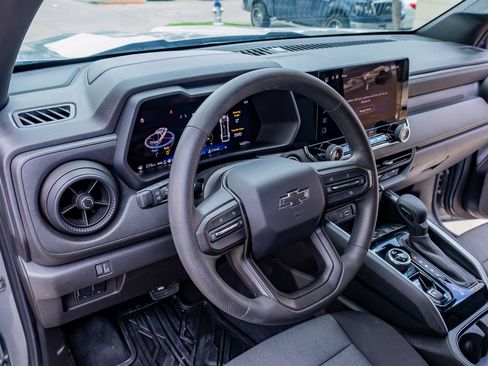 Used 2025 Chevrolet Colorado Trail Boss AWD/4WD image 16
