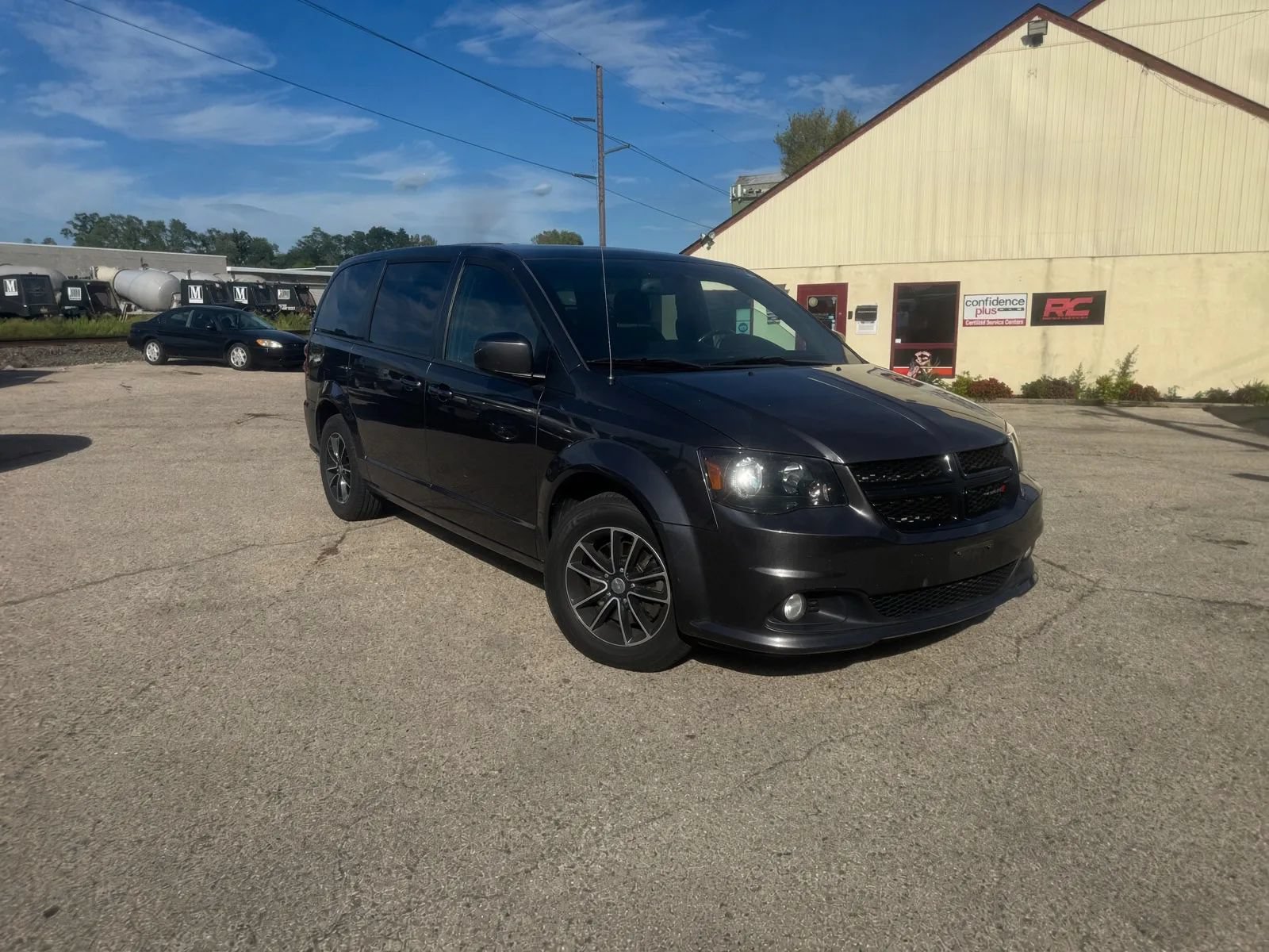 Used 2018 Dodge Grand Caravan SE FWD image 3