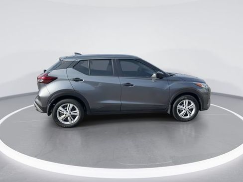 Used 2025 Nissan Kicks Play S FWD image 8