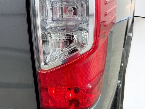 Used 2017 Nissan Titan SL w/ Chrome Package RWD image 33