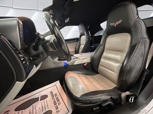 Used 2007 Chevrolet Corvette Convertible w/ Preferred Equipment Group image 8