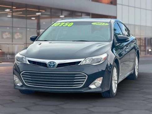 Used 2013 Toyota Avalon Limited w/ Technology Pkg FWD image 3