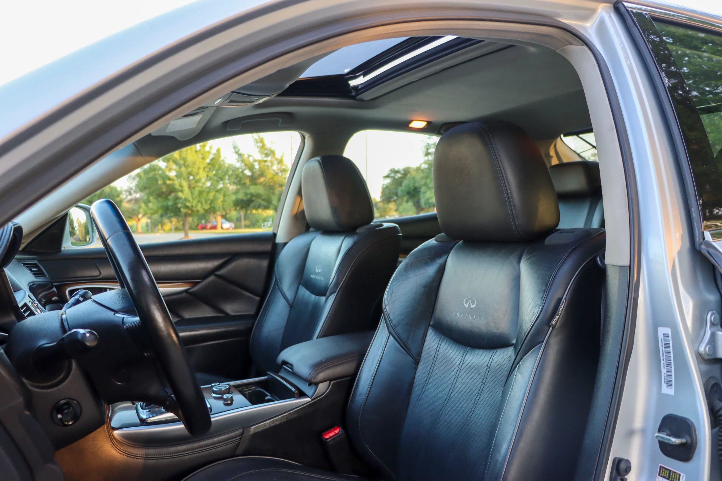 Used 2013 INFINITI M37 w/ Premium Pkg RWD image 15