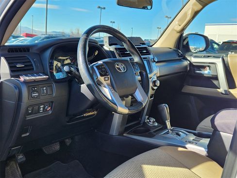 Used 2016 Toyota 4Runner SR5 image 7