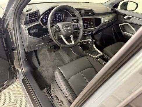Used 2023 Audi Q3 2.0T Premium w/ Convenience Package AWD/4WD image 10