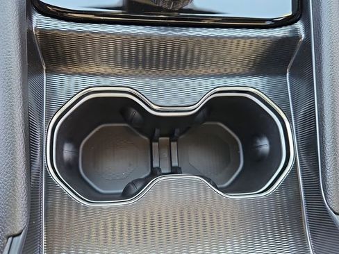 New 2025 Jeep Grand Cherokee Altitude image 16