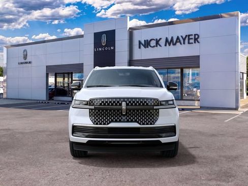 New 2027 Lincoln Navigator Premiere AWD/4WD image 3