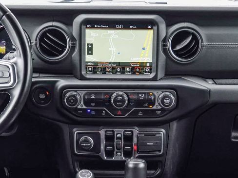 Used 2022 Jeep Wrangler Unlimited Sahara AWD/4WD image 12