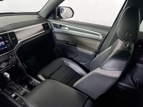 Used 2023 Volkswagen Atlas Cross Sport SEL Premium R-Line image 23