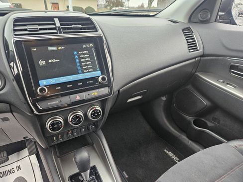 Used 2025 Mitsubishi Outlander Sport SE image 21
