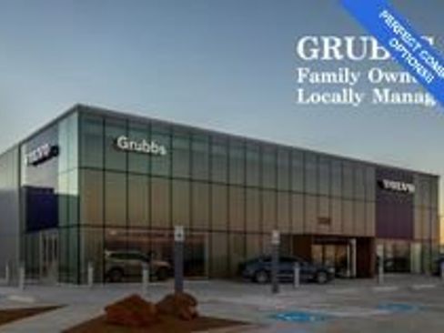 Used 2024 Chevrolet Suburban Z71 w/ Luxury Package image 10