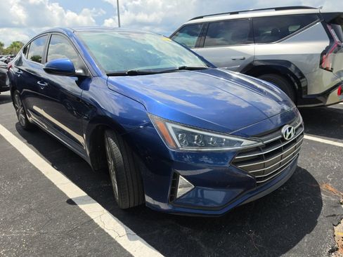 Used 2020 Hyundai Elantra Limited FWD image 4