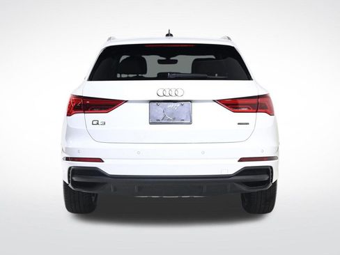 Certified 2025 Audi Q3 2.0T Premium w/ Convenience Package image 4