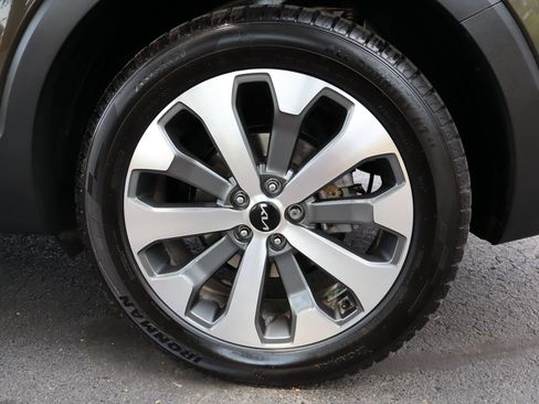 Used 2022 Kia Telluride S AWD/4WD image 45