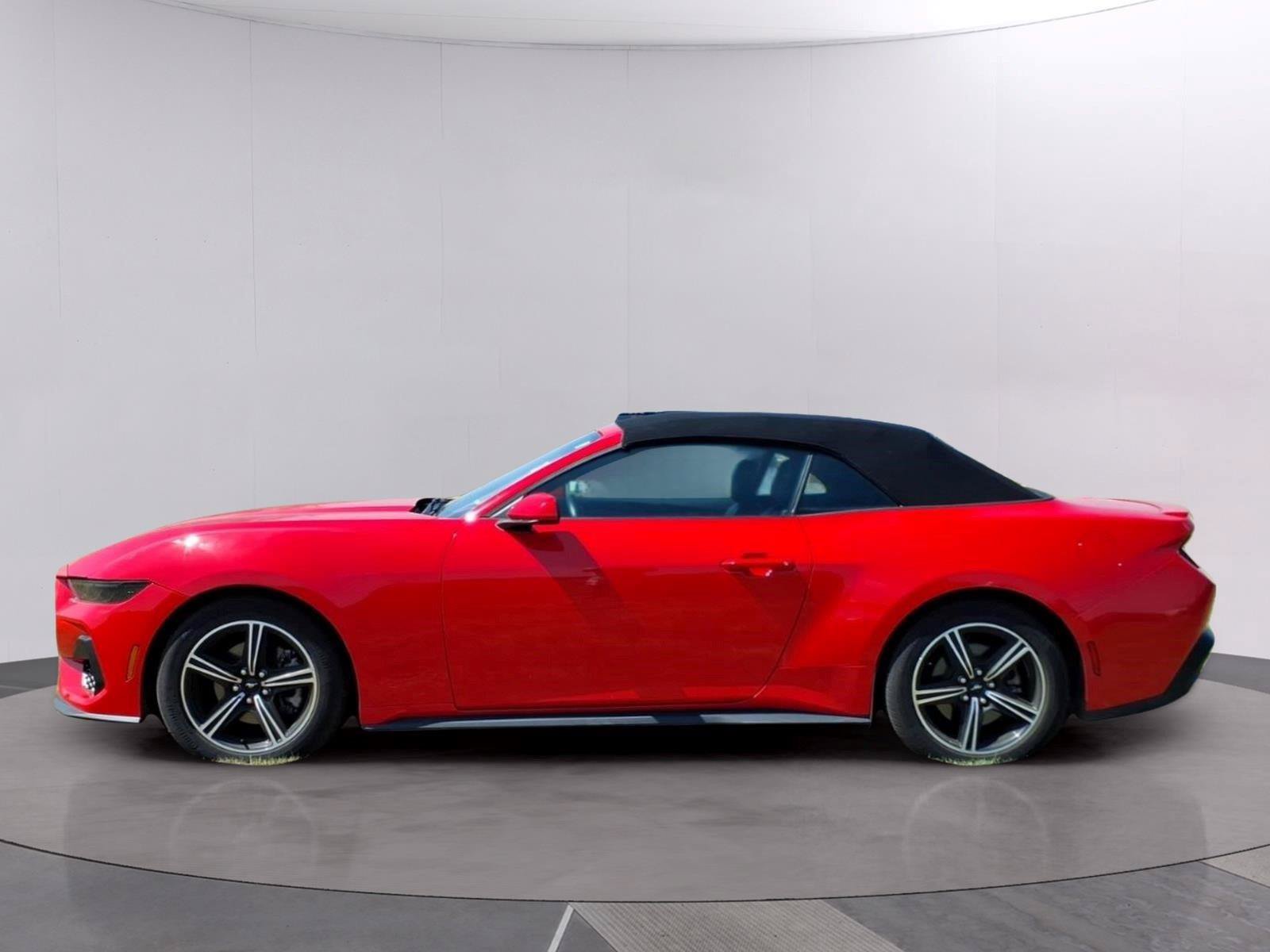 Used 2025 Ford Mustang Premium RWD image 2