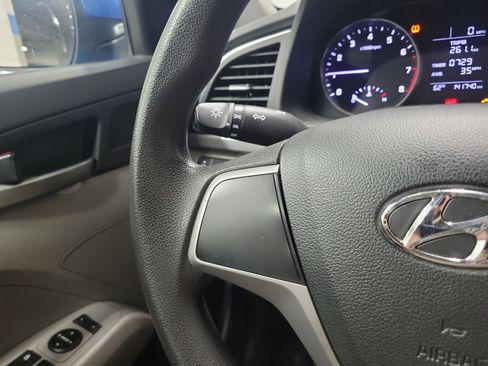 Used 2017 Hyundai Elantra SE image 21