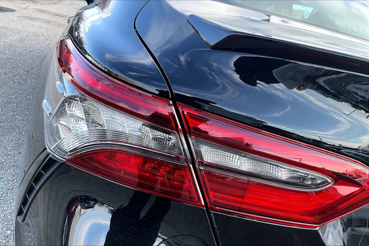 Used 2022 Toyota Camry XSE FWD image 28