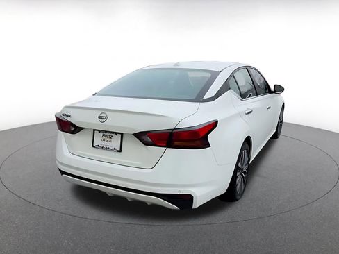 Used 2025 Nissan Altima 2.5 SV image 14