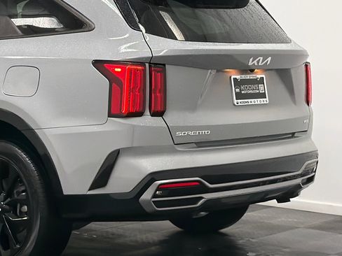 Used 2023 Kia Sorento SX image 7
