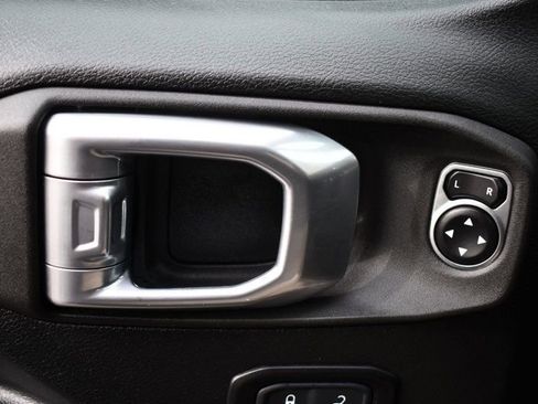 Used 2020 Jeep Wrangler Unlimited Sport image 23