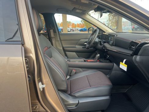 New 2025 Nissan Kicks SR image 29