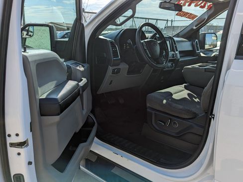 Used 2016 Ford F150 XLT w/ Equipment Group 302A Luxury image 6