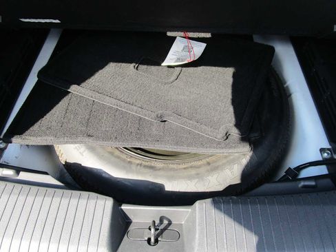 Used 2024 Nissan Rogue S image 11