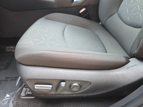 Used 2025 Toyota RAV4 XLE w/ Convenience Package FWD image 28