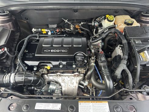 Used 2015 Chevrolet Cruze LT w/ Technology Package image 10