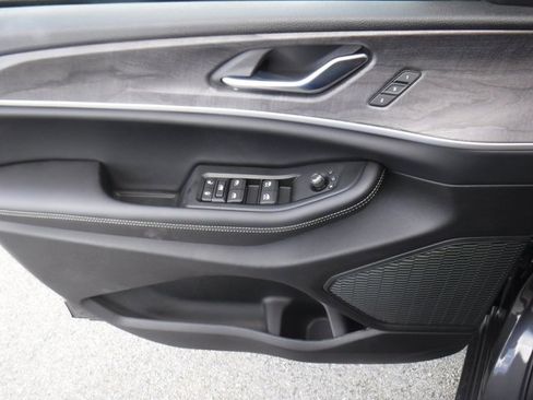 New 2025 Jeep Grand Cherokee L Limited w/ Black Appearance Package image 13