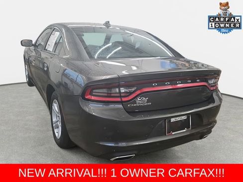 Used 2023 Dodge Charger SXT RWD image 5