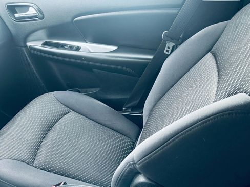 Used 2013 Dodge Journey SXT w/ Flexible Seating Group image 28