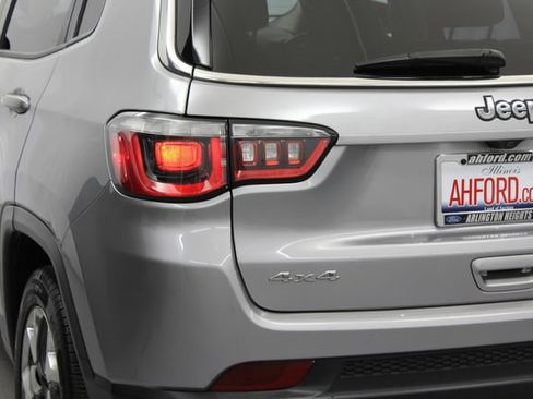 Used 2017 Jeep Compass Limited w/ Navigation Group AWD/4WD image 6