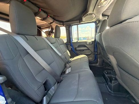 Used 2020 Jeep Wrangler Unlimited Sahara AWD/4WD image 18