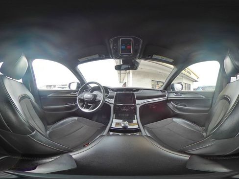 Used 2023 Jeep Grand Cherokee Altitude image 42