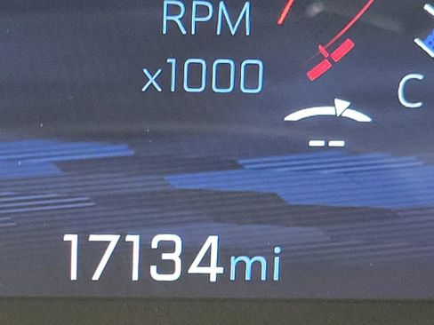 Used 2025 Chevrolet Equinox LT image 3