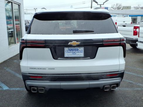 Used 2026 Chevrolet Traverse LT AWD/4WD image 5